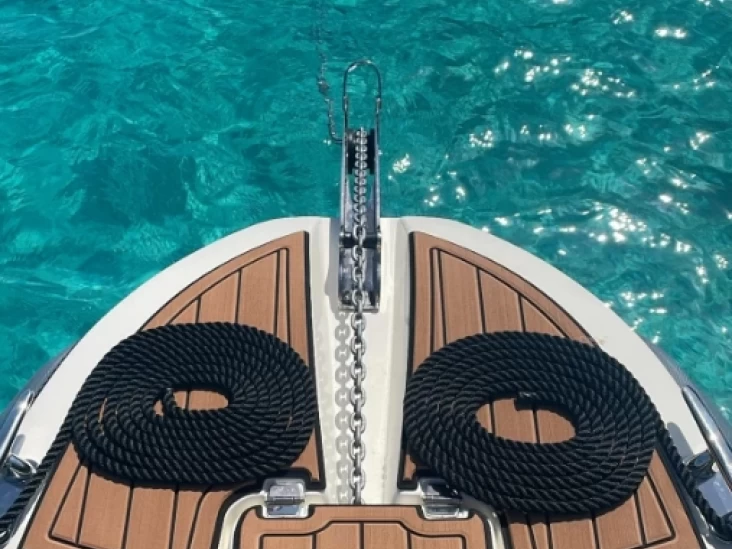 Łódż półsztywna do wynajmu w Portisco w najlepszej cenie