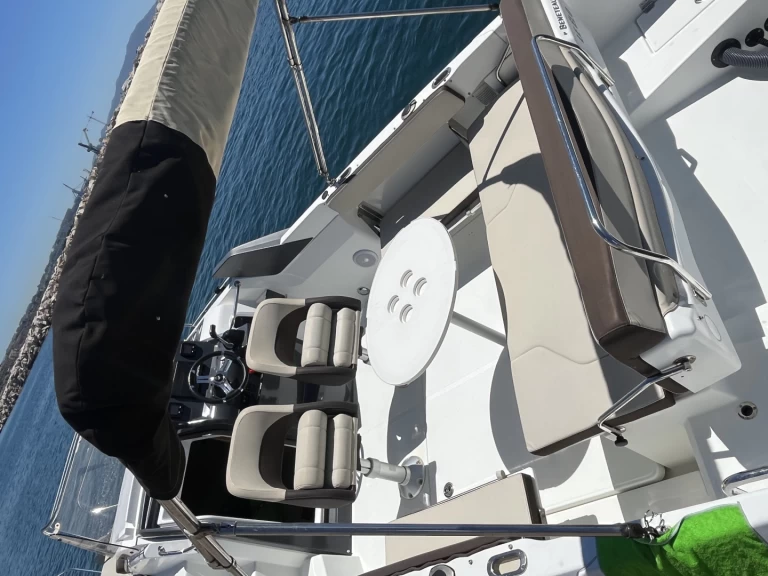 Wynajmij Motorówka z lub bez skippera Bénéteau w Marsylia