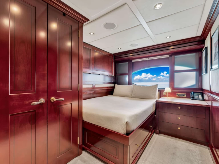 Trinity SWEET CAROLINE II  między profesjonalistami a osobami prywatnymi w Miami