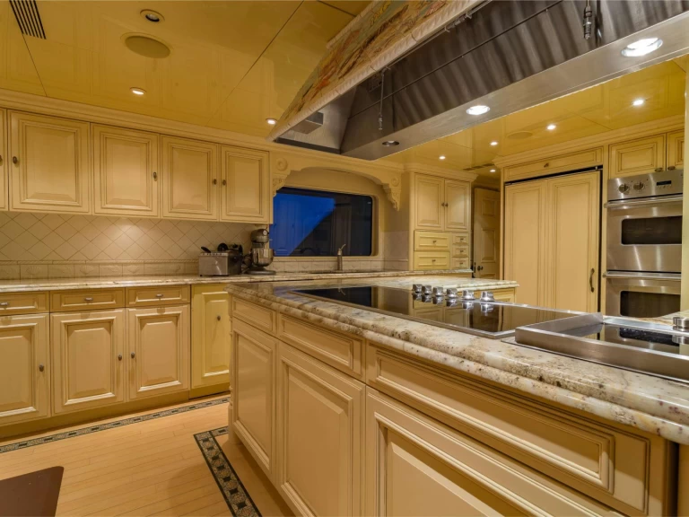 Christensen I LOVE THIS BOAT między profesjonalistami a osobami prywatnymi w Bahamy