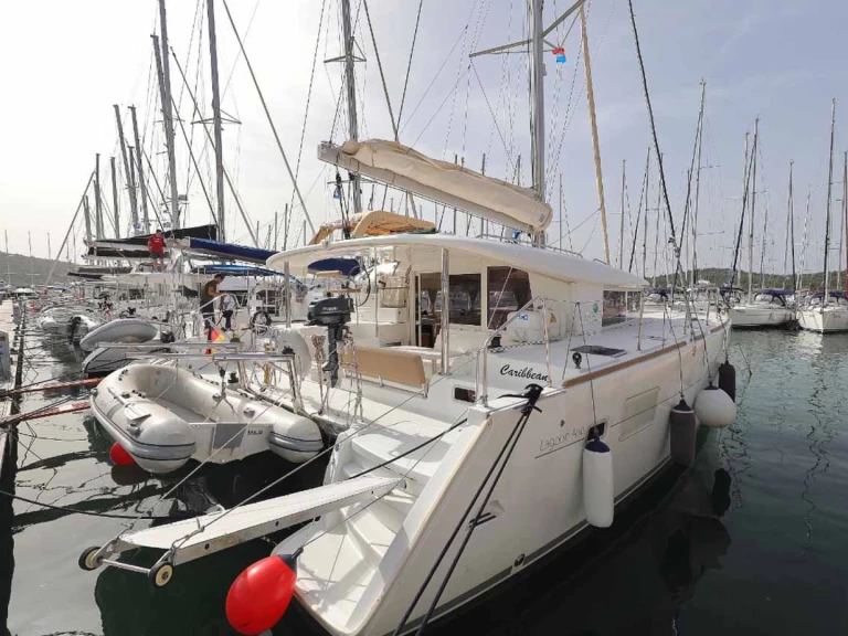 Wynajem Katamaran w Pula - Lagoon Lagoon 400