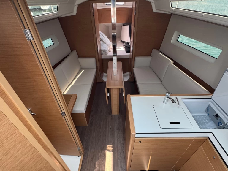 Wynajem w Nettuno- Jeanneau Sun Odyssey 350 na SamBoat