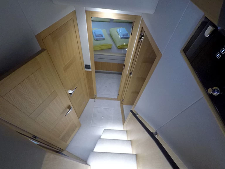 Galeon Galeon 480 Fly między profesjonalistami a osobami prywatnymi w Sibenik