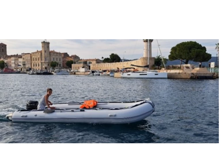 Wynajmij Łódż półsztywna z lub bez skippera Aqua-Marina w La Ciotat