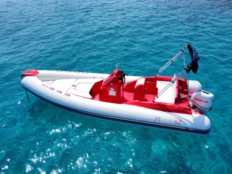 Magnus 6,20 między profesjonalistami a osobami prywatnymi w Porto Rotondo