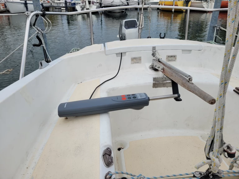 Żaglowiec do wynajmu w Auvernier w najlepszej cenie