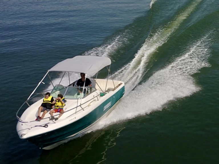 Motorówka do wynajmu w Larmor-Plage w najlepszej cenie