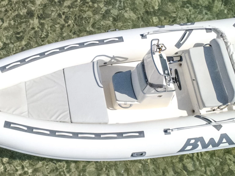 Wynajmij Łódż półsztywna z lub bez skippera Bwa w Cannigione