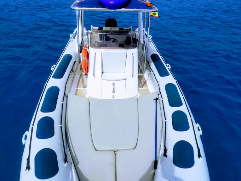 Wynajem Motorówka Astec z patentem 