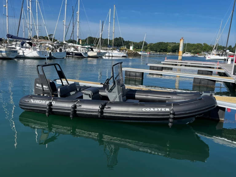 Łódż półsztywna do wynajmu w La Forêt-Fouesnant w najlepszej cenie