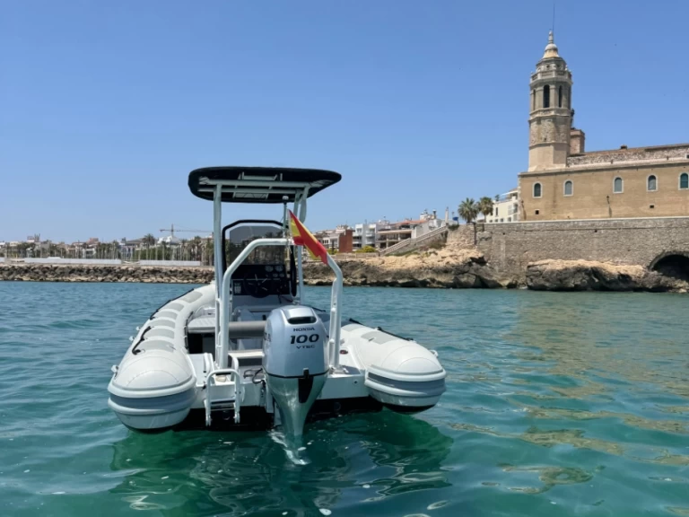 Wynajem Łódż półsztywna Highfield z patentem 