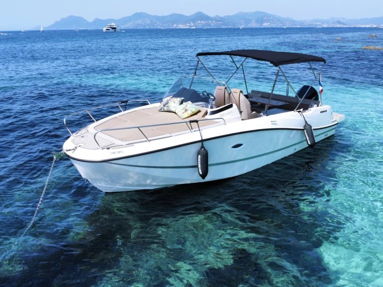 Wynajem Motorówka Quicksilver z patentem 