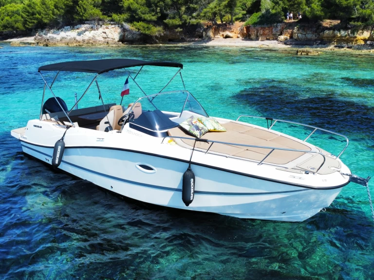 Motorówka do wynajmu w Mandelieu-la-Napoule w najlepszej cenie