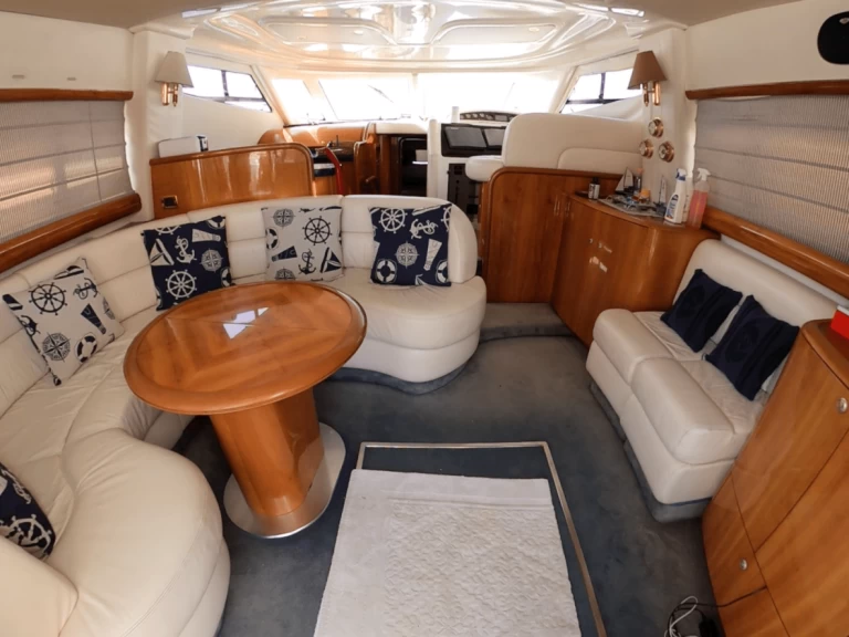 Wynajem Motorówka Cranchi z patentem 