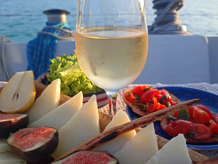 Wynajem Żaglowiec Comar z patentem 