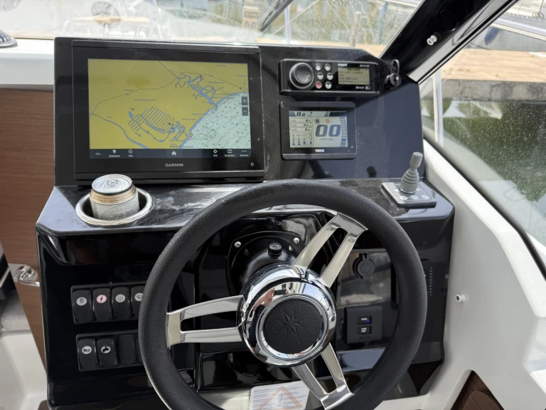 Wynajem Motorówka w Empuriabrava - Jeanneau Merry Fisher 795 Series2