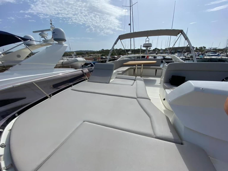 Luksusowy jacht do wynajmu w Capo d'Orlando w najlepszej cenie