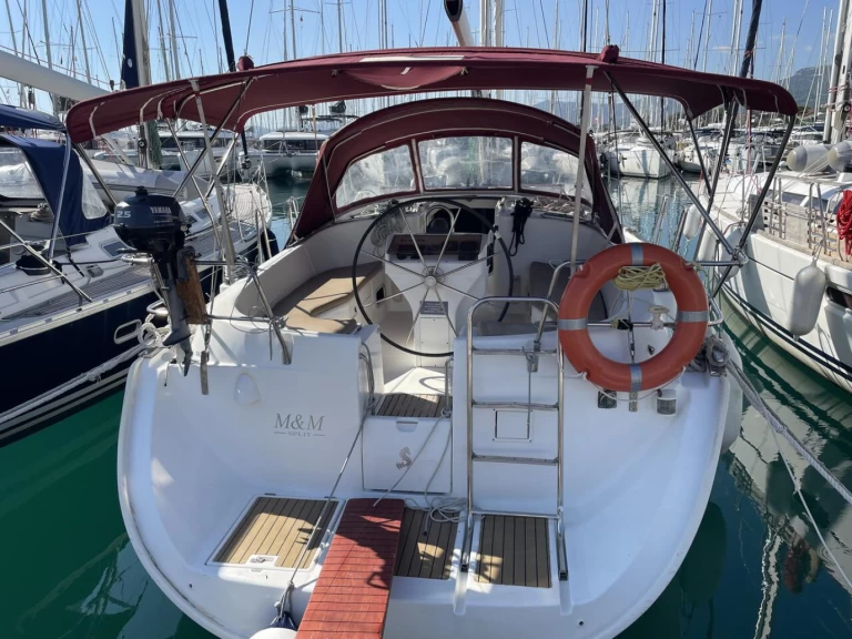 Wynajem Żaglowiec w Omis - Bénéteau Oceanis 411 Celebration