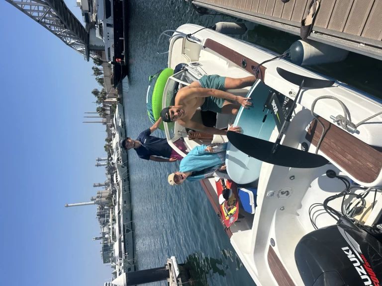 Wynajem Motorówka Bénéteau z patentem 