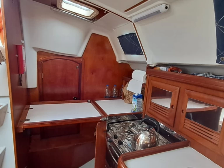 Wynajmij Bénéteau Oceanis 361 w Póros (City)