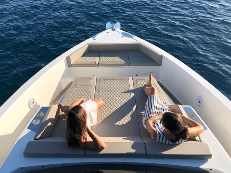 Wynajem Motorówka DEANTONIO YACHTS z patentem 