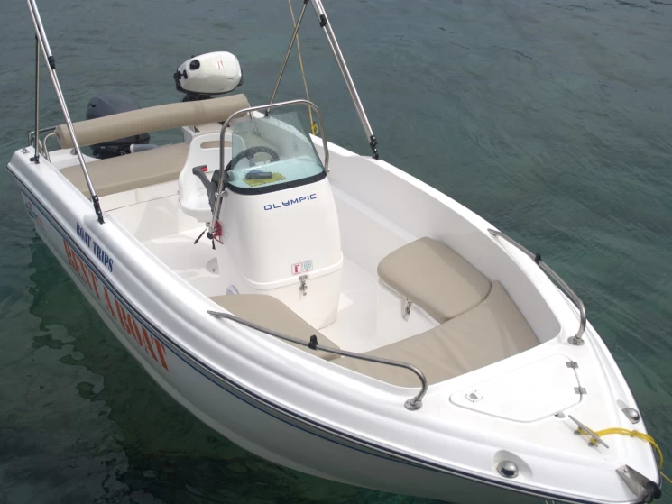 Motorówka do wynajmu w Irákleion w najlepszej cenie