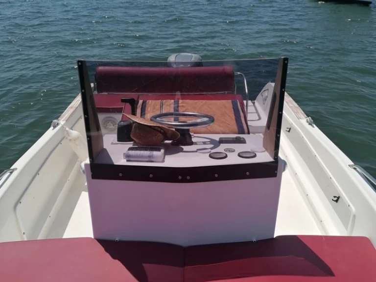 Wynajmij Jeanneau Cap Camarat 675 w Lège-Cap-Ferret