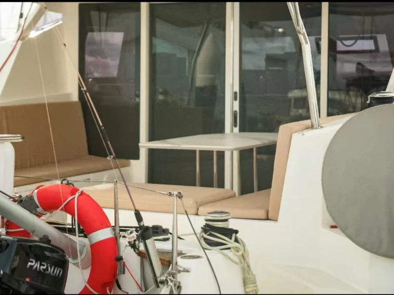 Wynajem Katamaran Comar z patentem 