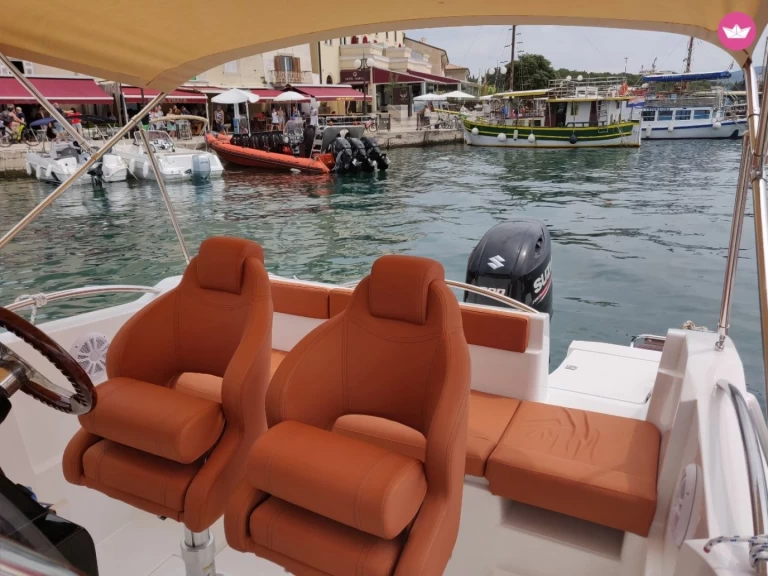 Wynajem Motorówka w Medulin - Barracuda 686 WA