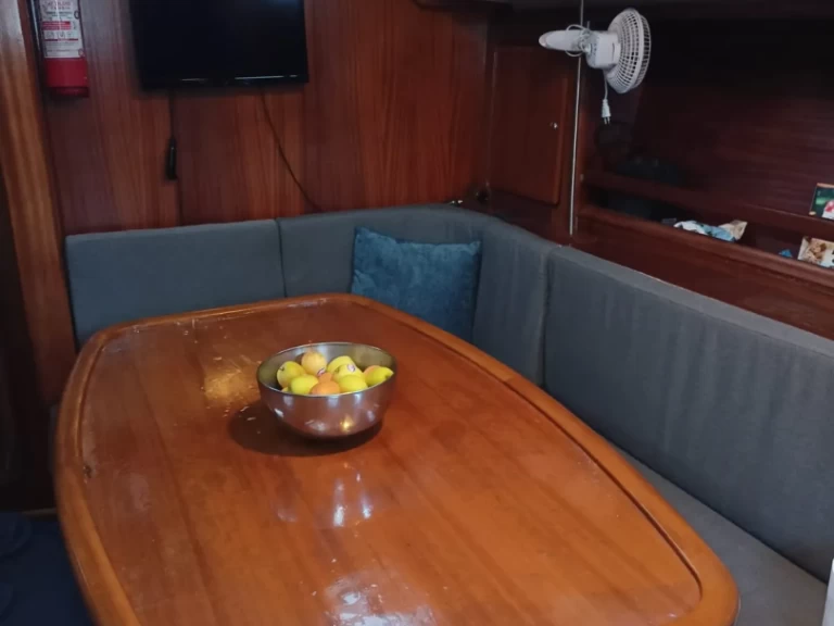 Wynajem Żaglowiec Bavaria z patentem 