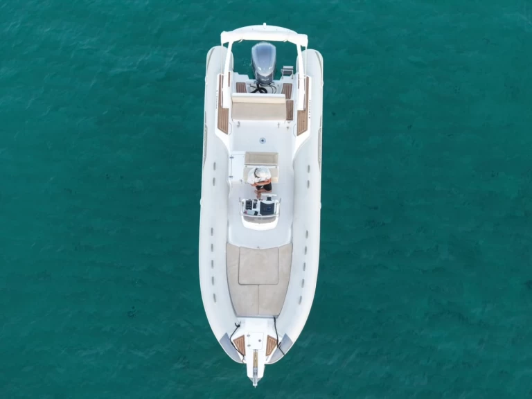 Wynajem Łódż półsztywna w Porticcio - Capelli Capelli 770