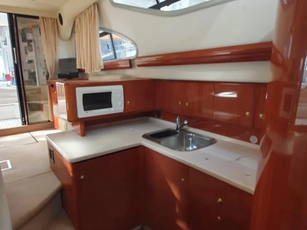 Cranchi Atlantique 40 Fly między profesjonalistami a osobami prywatnymi w Nettuno