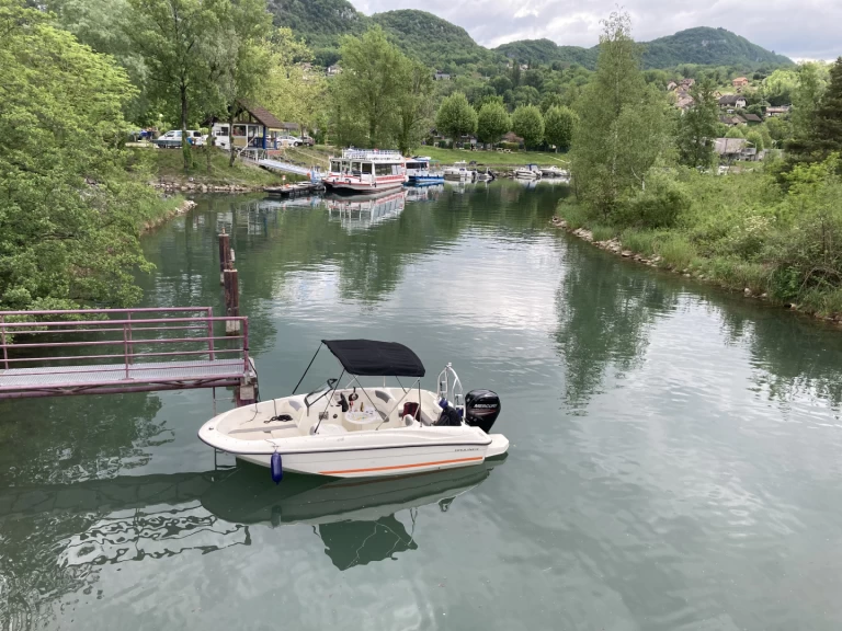 Wynajem łodzi Conjux tanio Element E5