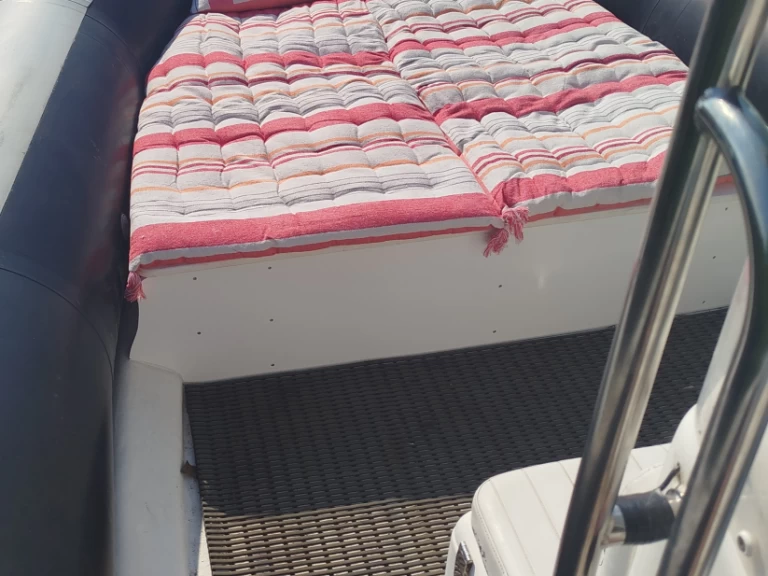 Wynajmij Łódż półsztywna z lub bez skippera Bombard w Sainte-Maxime