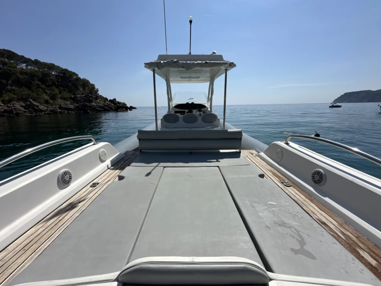 Wynajem Łódż półsztywna Duarry z patentem 