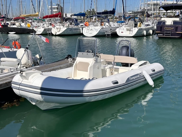 Wynajmij Capelli Capelli 570 w La Rochelle