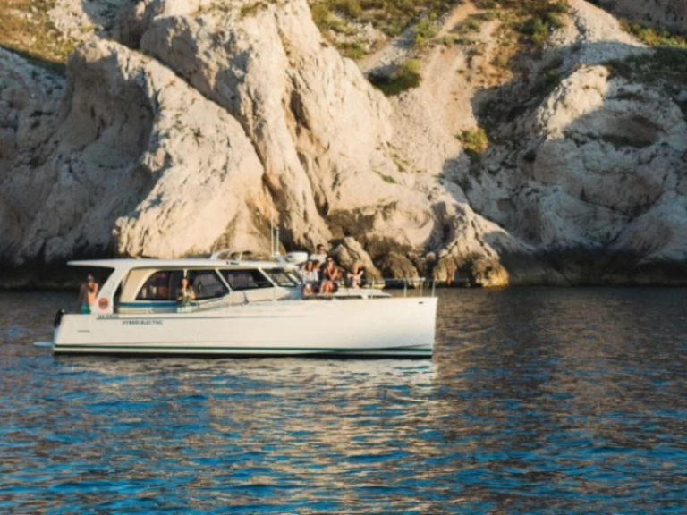 Wynajem Motorówka w Marsylia - Greenline Greenline 33