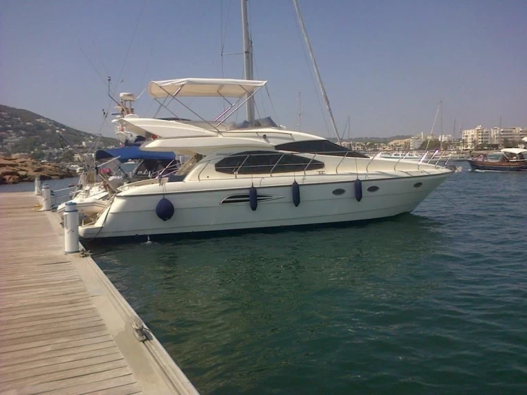 Wynajmij Motorówka z lub bez skippera Princess w Villefranche-sur-Mer