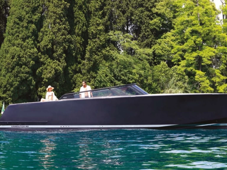 Motorówka do wynajmu w Vieux Port de Cannes w najlepszej cenie