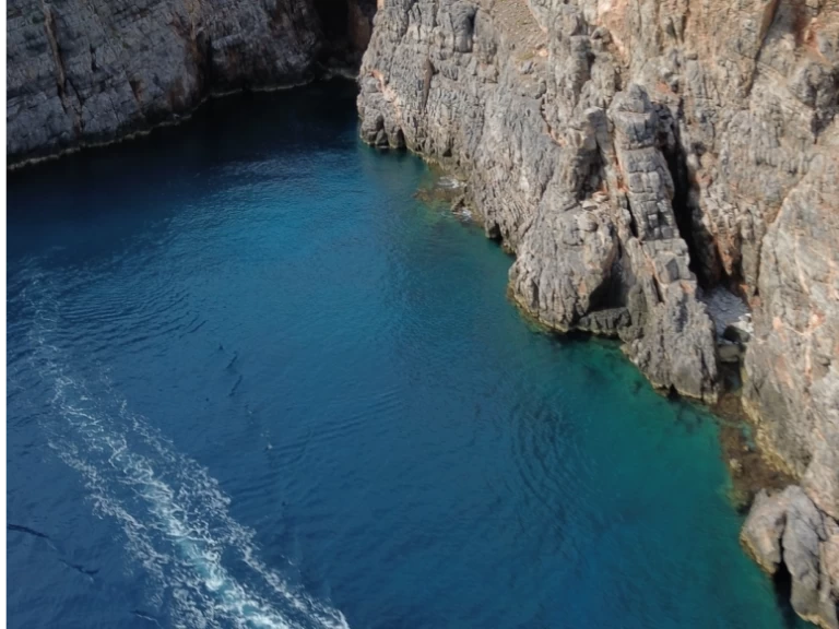 Wynajem Motorówka Poseidon z patentem 