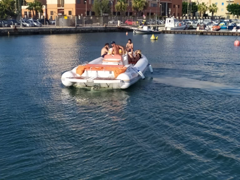 Sealine Sealine 28 między profesjonalistami a osobami prywatnymi w Trapani