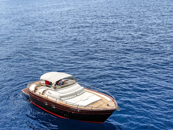 Wynajem Motorówka Apreamare z patentem 