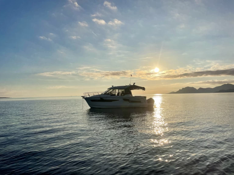 Motorówka do wynajmu w Mandelieu-la-Napoule w najlepszej cenie