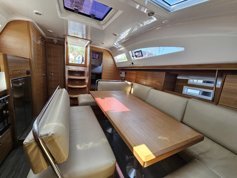 Elan Impression 45.1 między profesjonalistami a osobami prywatnymi w Izola