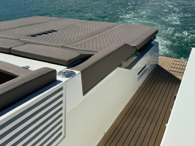 Wynajem Motorówka DEANTONIO YACHTS z patentem 