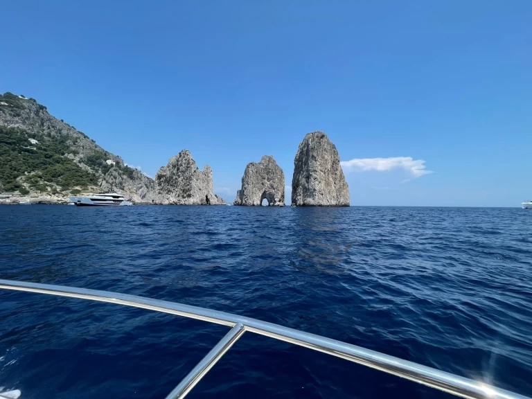 Motorówka do wynajmu w Salerno w najlepszej cenie