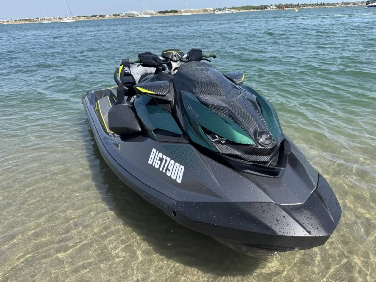 Wynajem Jet ski Sea-Doo z patentem 