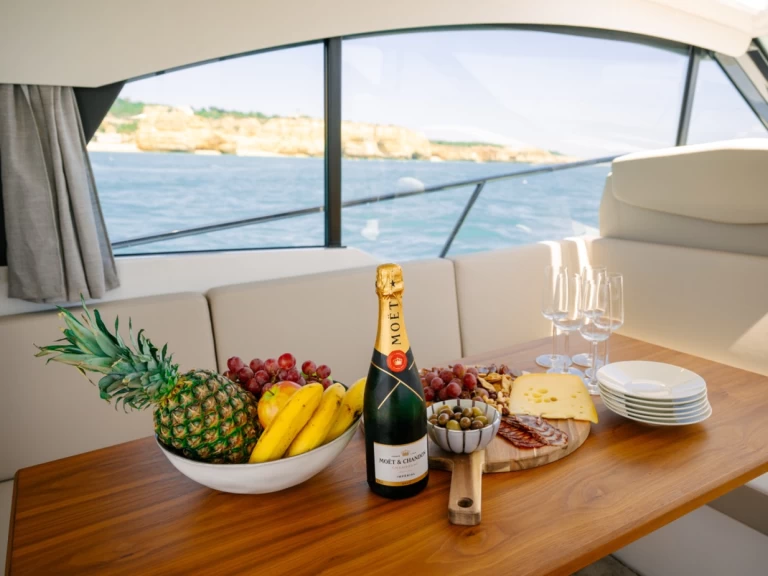 Wynajem łodzi Vilamoura tanio 37 CA