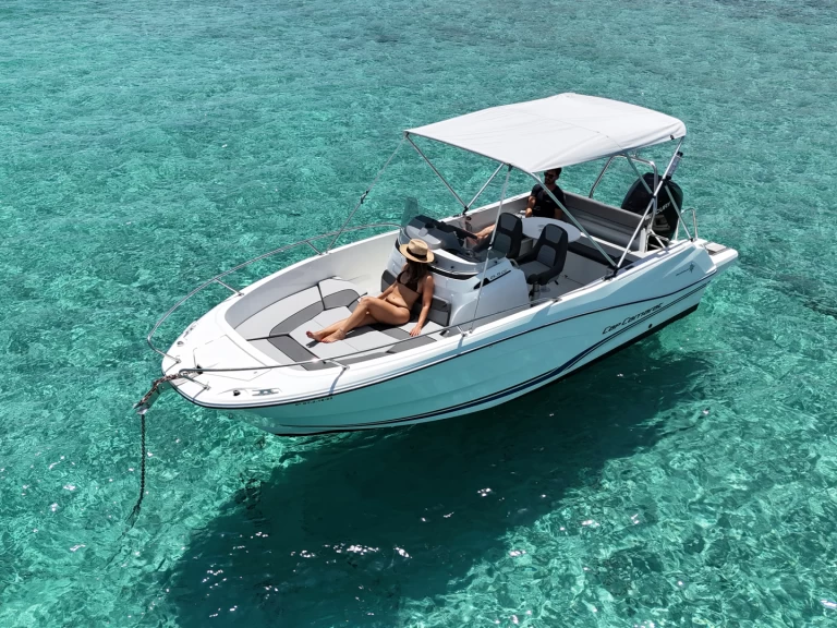 Wynajem w Marina Botafoch- Jeanneau CAP CAMARAT 6,5 CC Style na SamBoat