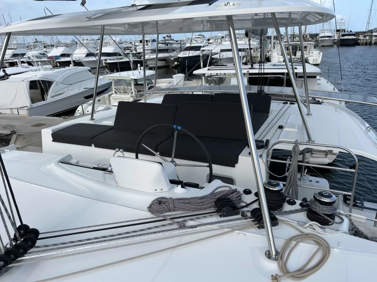 Wynajem łodzi Lagoon Lagoon 46 w Playa Sardinera na SamBoat 